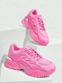 Sneakers with thick sole and mesh surface