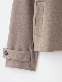 Korte khaki jas met opstaande kraag
