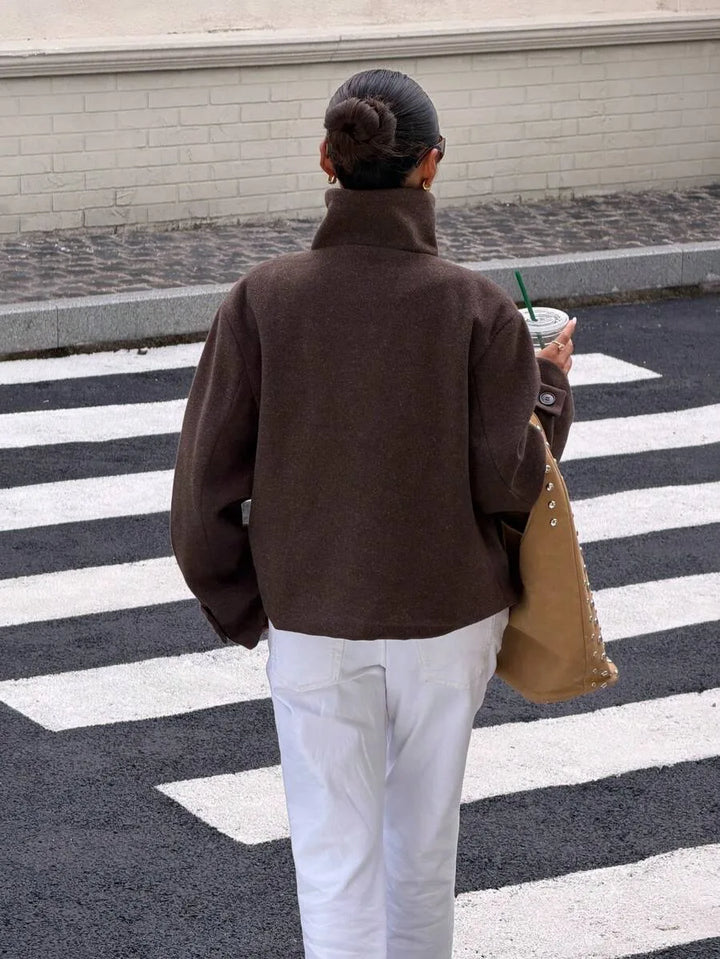 Korte khaki jas met opstaande kraag