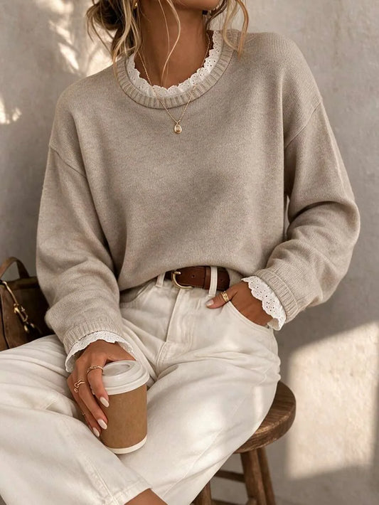 Sweater met kant en ronde hals