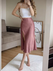 Satijnen rok met hoge split
