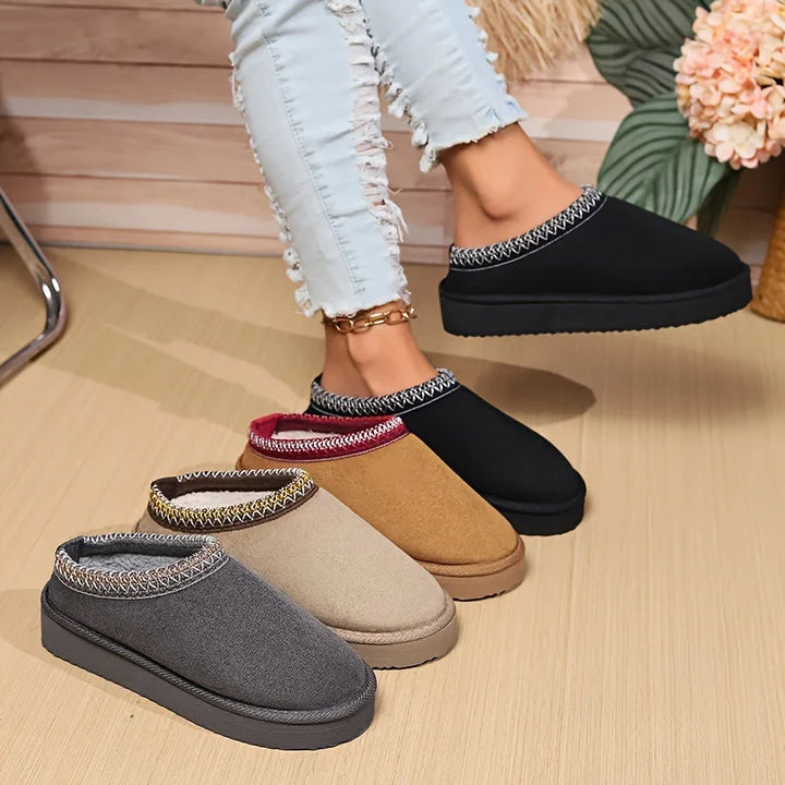 Slip-on slippers met pluche materiaal