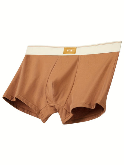 4-pack heren boxershorts gemaakt van ademend katoen met lichte rek voor optimale pasvorm. Een veelzijdige en stijlvolle toevoeging aan je ondergoedcollectie, perfect voor dagelijks gebruik.