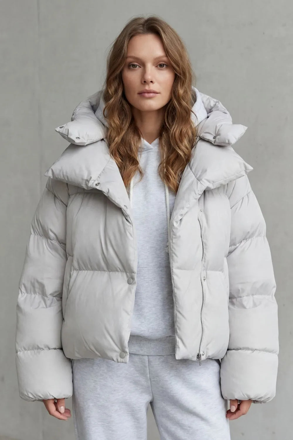 Cropped puffer jacket met capuchon