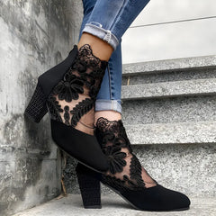 Schoenen met blokhak en kant