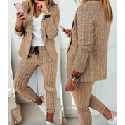 Elegante zakelijke dames set, perfecte combinatie van stijl en professionaliteit. Gemaakt voor een fijne pasvorm, comfort en zelfvertrouwen gedurende de hele dag. Gemaakt van polyester en geschikt voor diverse formele gelegenheden. Maattabel beschikbaar voor verschillende maten.