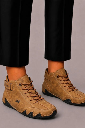 Lage sneakers met high-top design