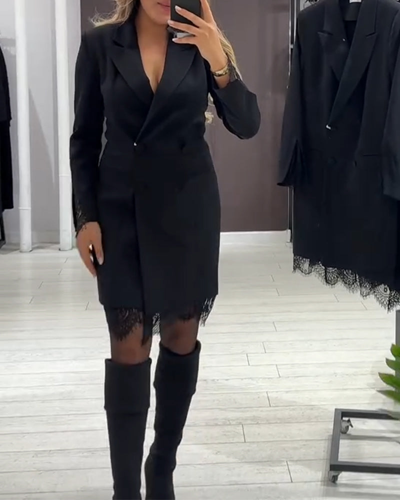 Elegante V-Hals Jurk met Contrastdetails