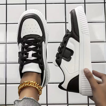 Platform sneaker met kleurblokdesign