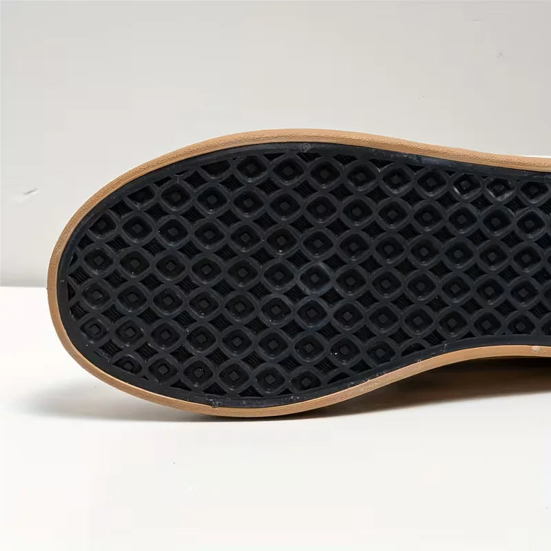 Lage sneakers met lace-up sluiting