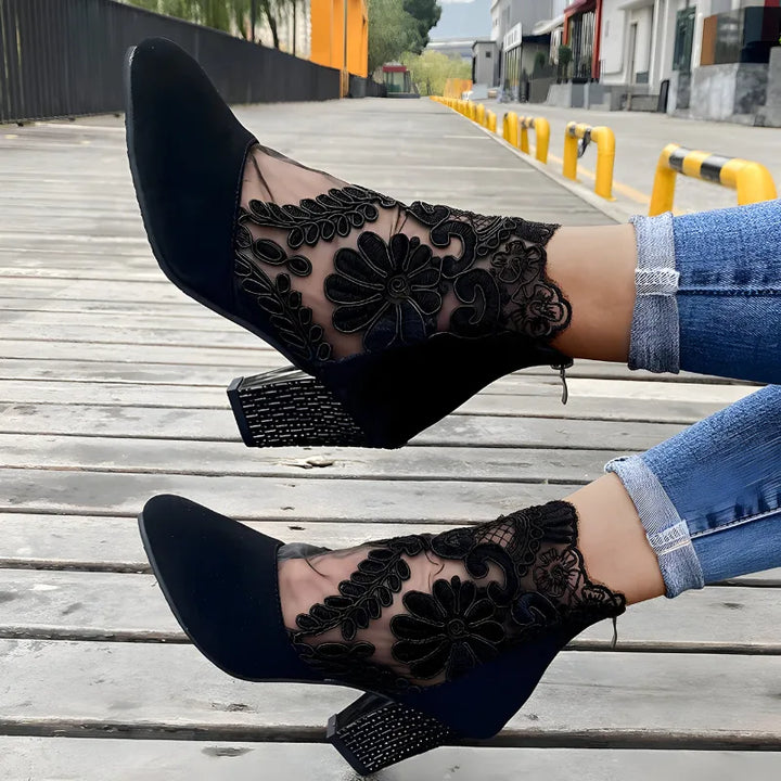 Schoenen met blokhak en kant