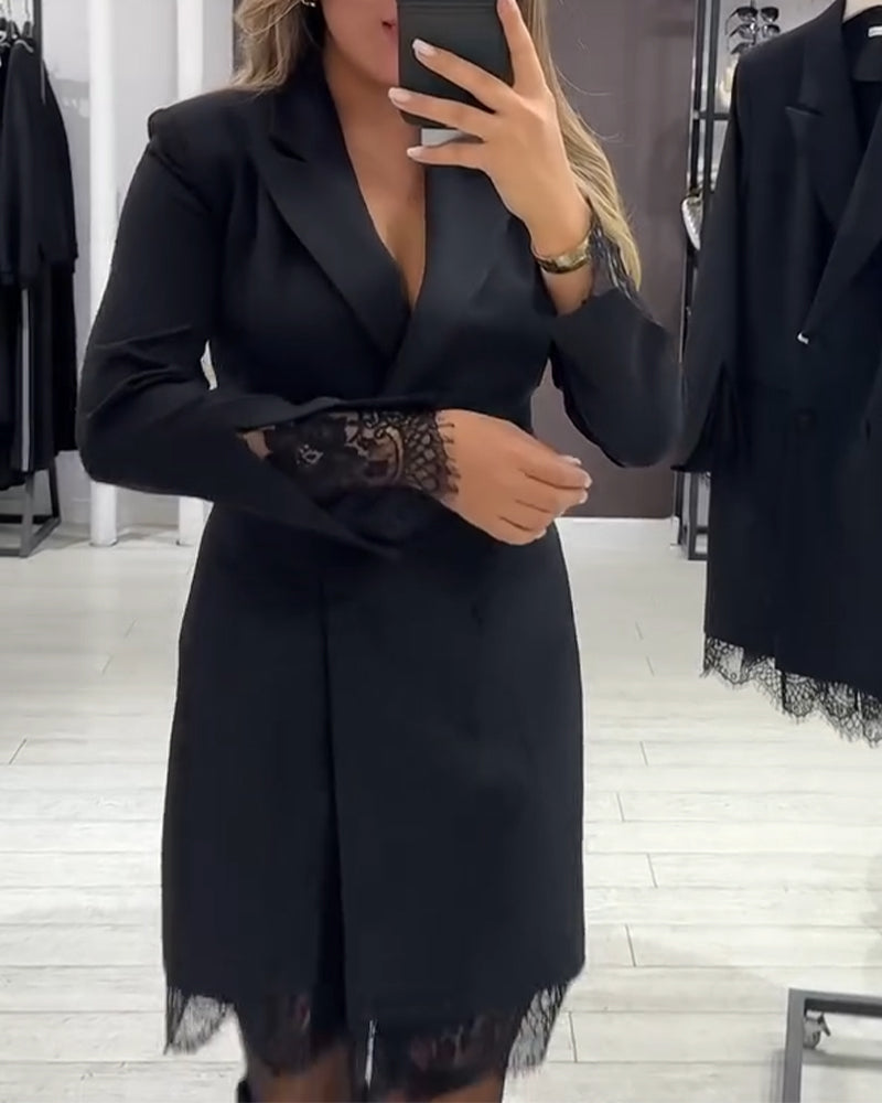 Elegante V-Hals Jurk met Contrastdetails