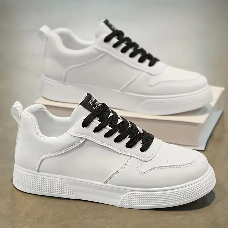 Lage sneakers met lace-up sluiting