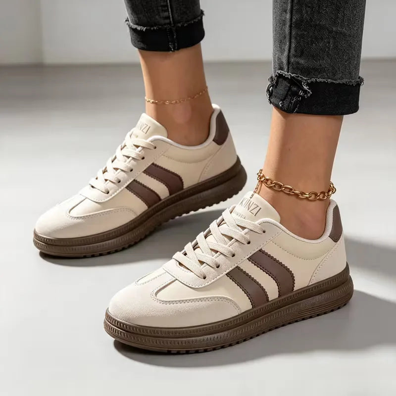Lage sneakers met lace-up closure