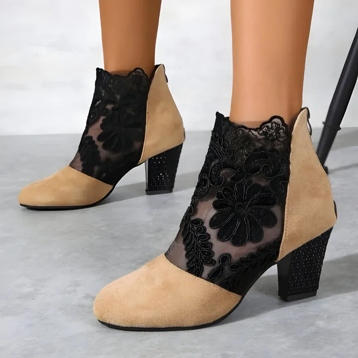 Schoenen met blokhak en kant