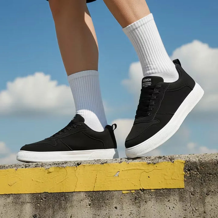 Lage sneakers met lace-up sluiting