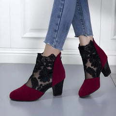 Schoenen met blokhak en kant