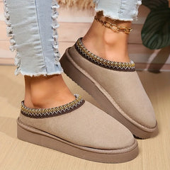Slip-on slippers met pluche materiaal
