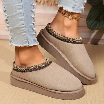 Slip-on slippers met pluche materiaal
