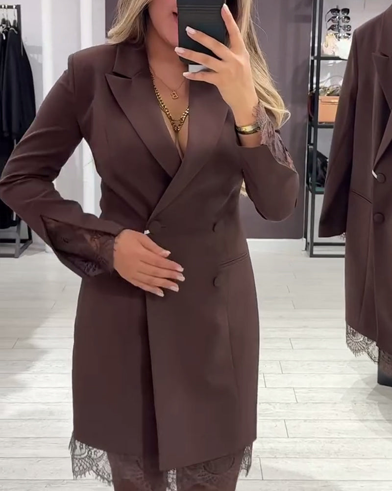 Elegante V-Hals Jurk met Contrastdetails