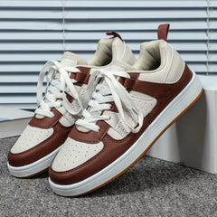 Lage sneakers met twee-tone design