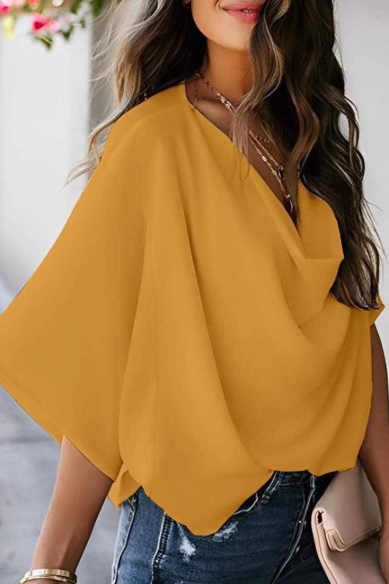 Casual zomer chiffon blouse - ervaar ultiem comfort en moeiteloze elegantie met deze blouse, perfect voor een stijlvolle look in warm weer. Gemaakt van luchtige chiffonstof voor een verkoelend effect, en voorzien van een relaxte pasvorm, lichte mouwen en vrouwelijke details zoals een V-hals. De veelzijdige stijl maakt deze blouse geschikt voor diverse gelegenheden. Maattabel beschikbaar voor S, M, L en XL.