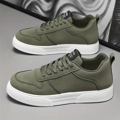 Lage sneakers met lace-up sluiting