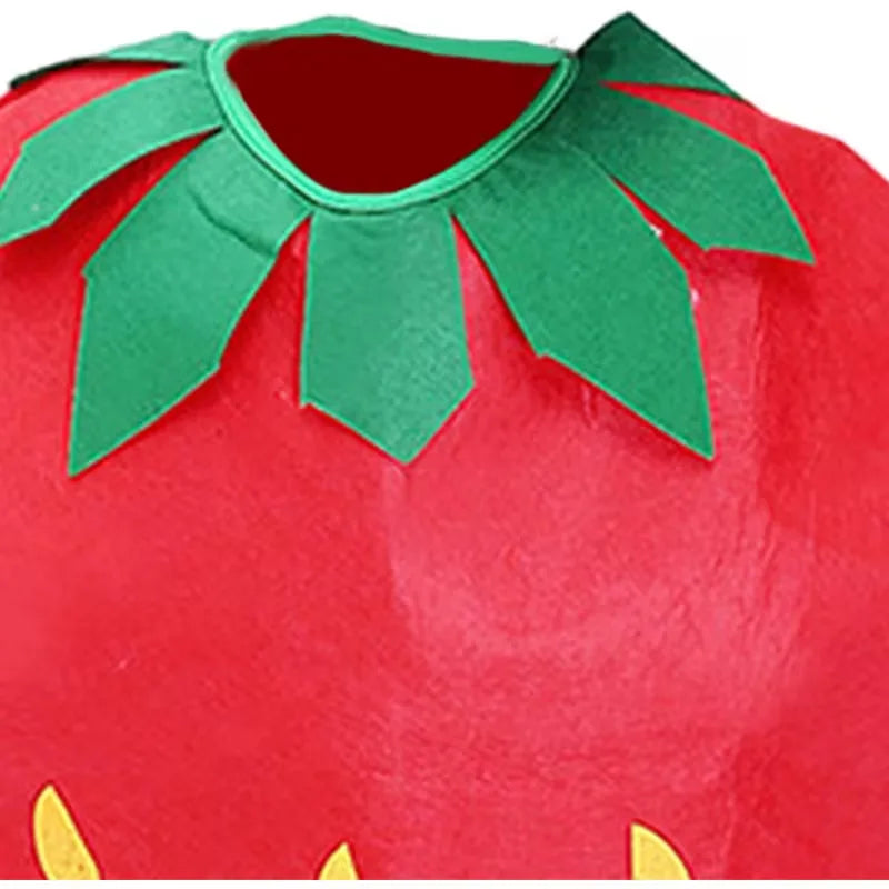 Aardbei kostuum met groene bladeren en hoofddeksel