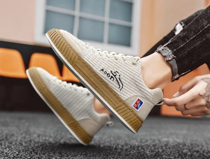 Lage sneakers met textuur