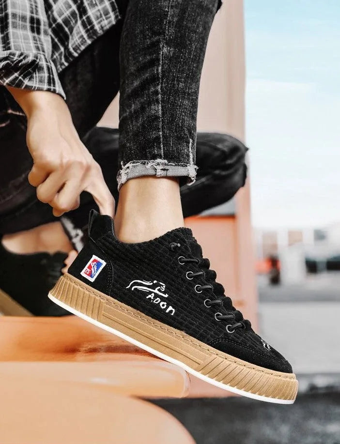 Lage sneakers met textuur