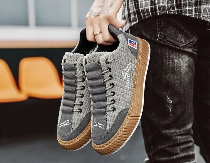 Lage sneakers met textuur