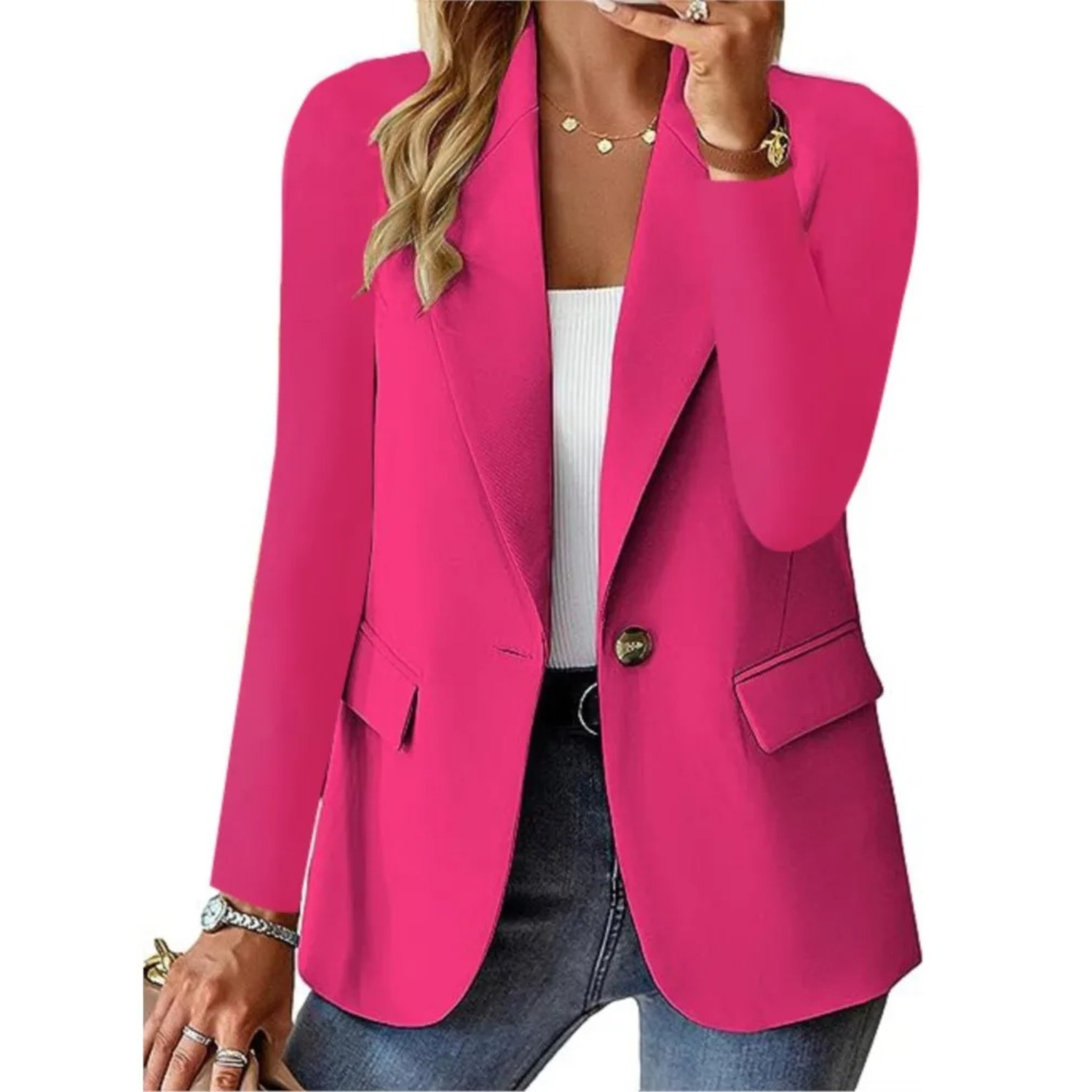 Stijlvolle damesblazer, perfect voor een veelzijdige en trendy look. Deze casual blazer met een effen design en lange mouwen is een must-have item voor elke vrouw. Geniet van een elegante uitstraling, comfortabele pasvorm en een handige zak met gesp voor een modieuze touch.