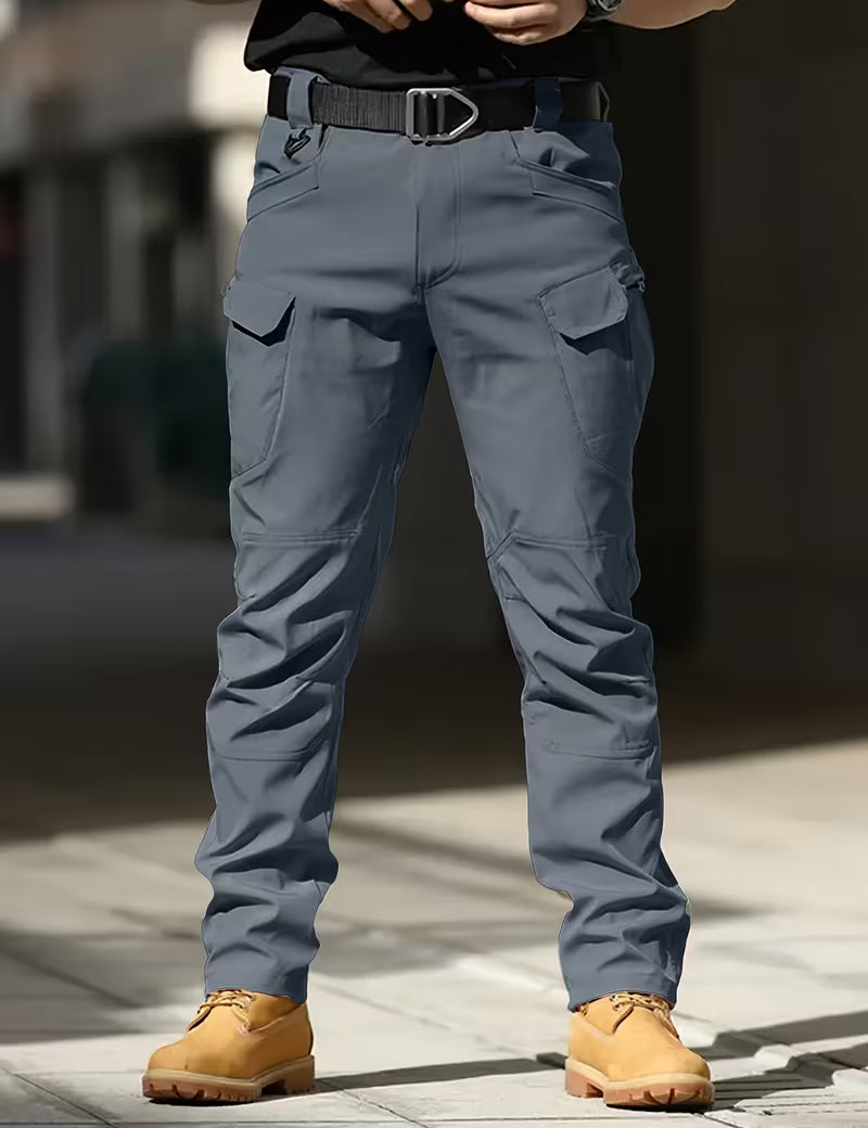 Cargo broek met rekbaar materiaal en meerdere zakken