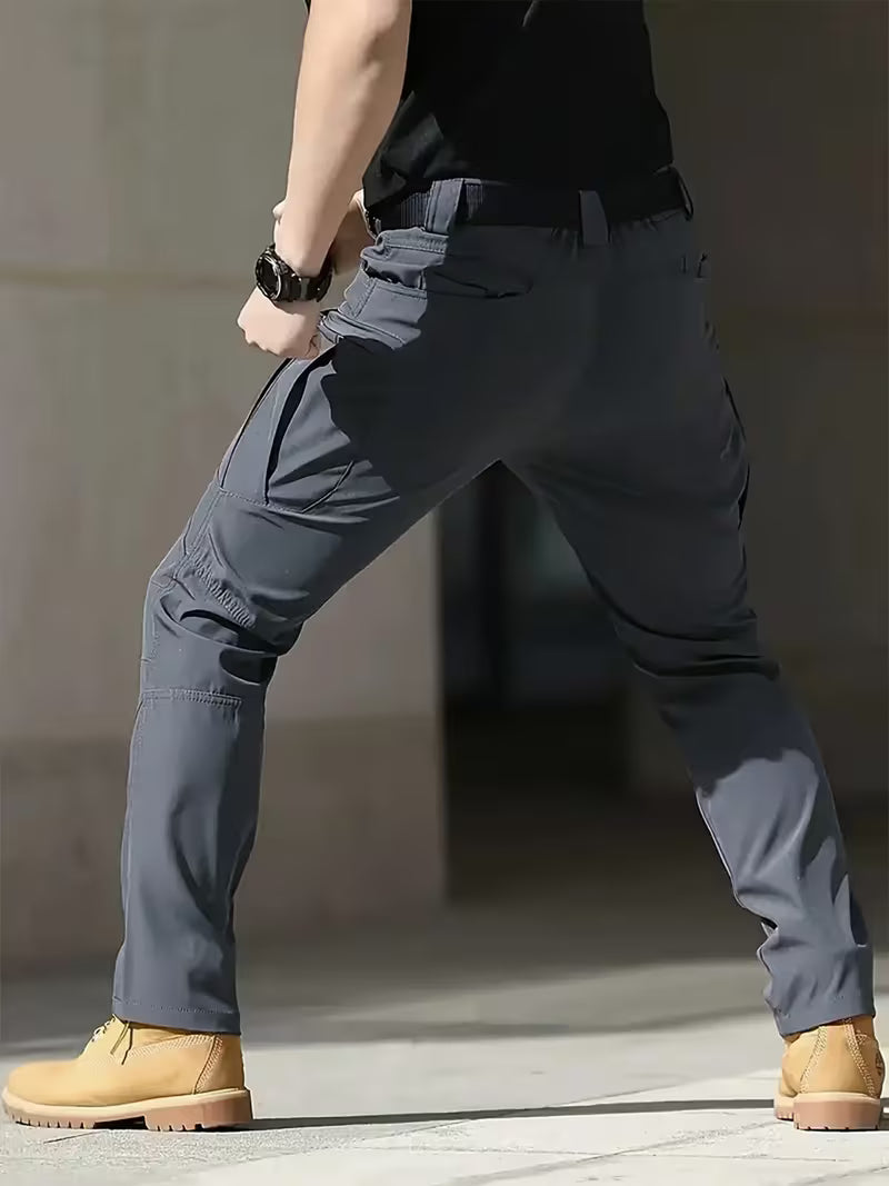 Cargo broek met rekbaar materiaal en meerdere zakken