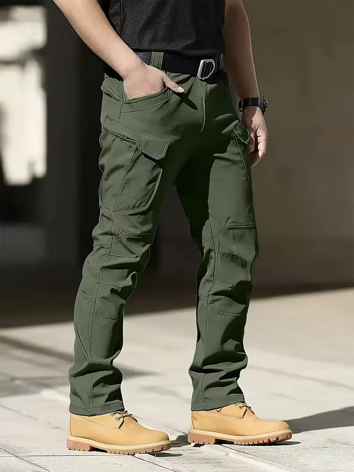 Cargo broek met rekbaar materiaal en meerdere zakken