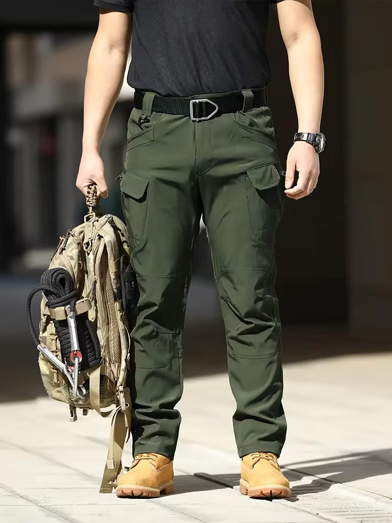 Cargo broek met rekbaar materiaal en meerdere zakken