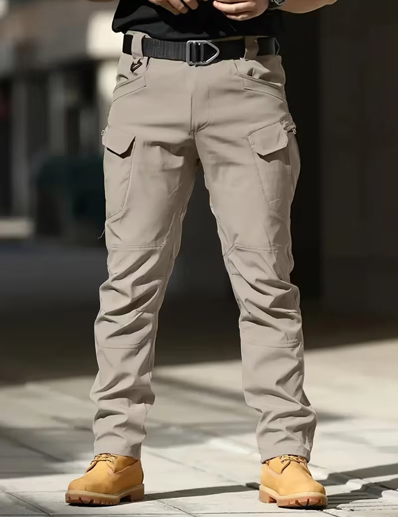Cargo broek met rekbaar materiaal en meerdere zakken