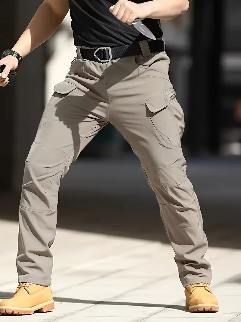 Cargo broek met rekbaar materiaal en meerdere zakken