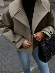 Casual jas met dubbelrijs sluiting en brede kraag