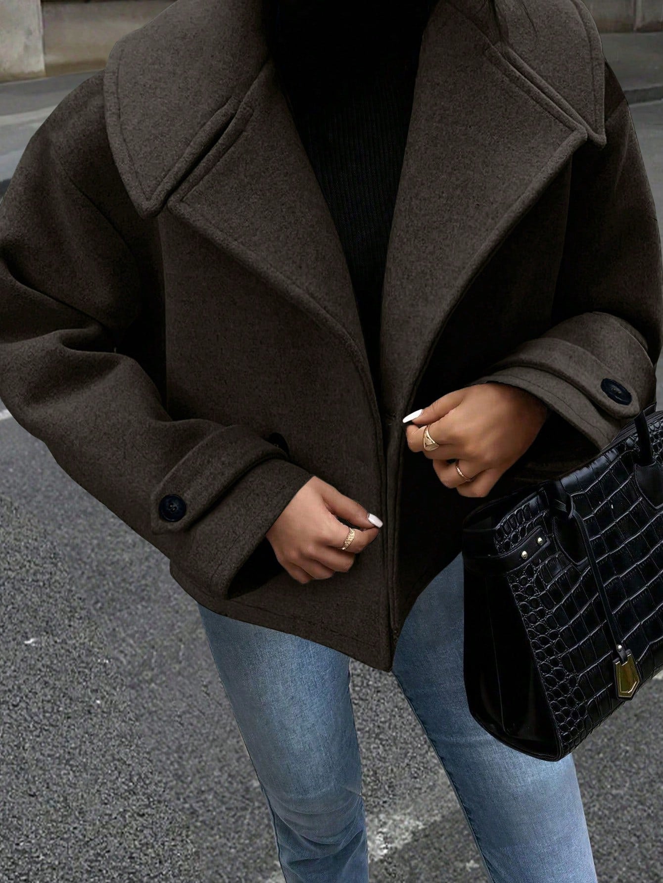 Casual jas met dubbelrijs sluiting en brede kraag