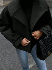 Casual jas met dubbelrijs sluiting en brede kraag