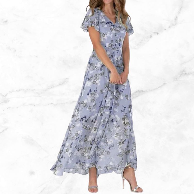 Tijdloze charme ontmoet vintage bloemendessin in onze Enora maxi-jurk. Gemaakt van lichtgewicht materialen van hoge kwaliteit en voorzien van een flatterend vloeiend silhouet, biedt deze jurk zowel comfort als stijl. Ideaal voor dagelijks gebruik en eindeloos te combineren voor diverse looks.