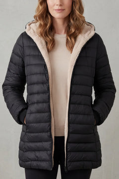 Zwarte puffer jas met capuchon