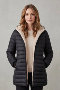 Zwarte puffer jas met capuchon