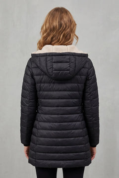 Zwarte puffer jas met capuchon