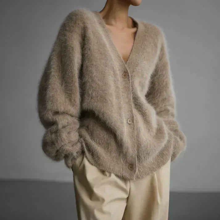 Fluffy cardigan met v-hals en knopen