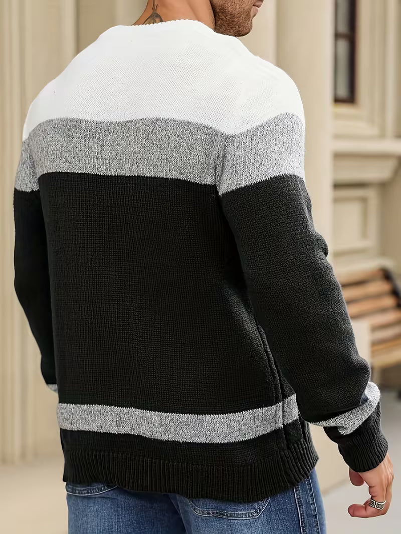 Gebreide trui met color block ontwerp en ronde hals