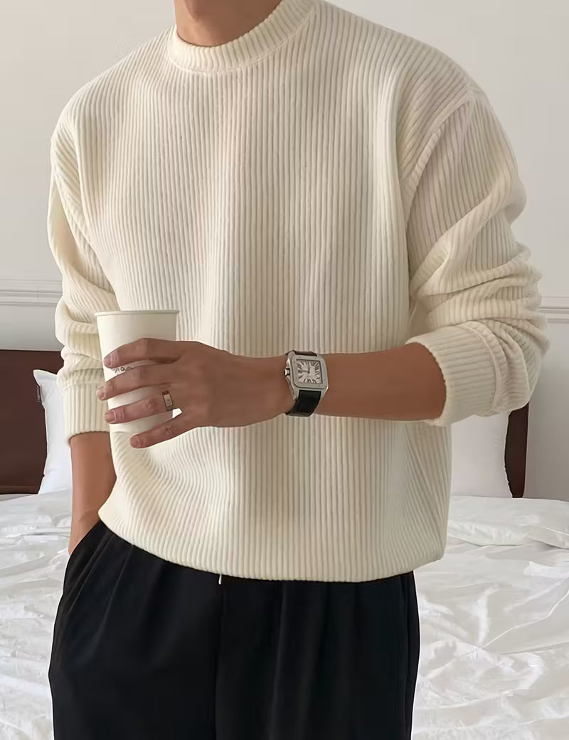 Gebreide trui met ronde hals en lange mouwen