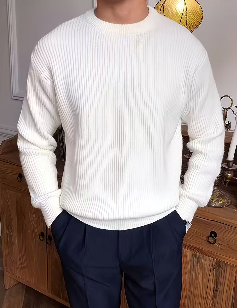 Gebreide trui met ronde hals en lange mouwen