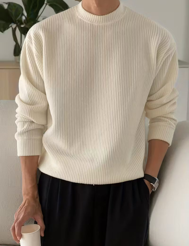 Gebreide trui met ronde hals en lange mouwen